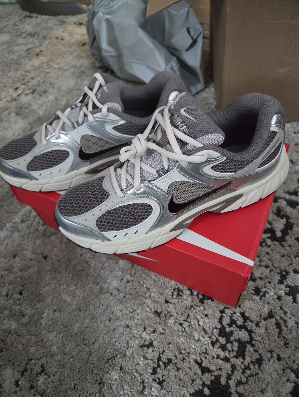 Nike Men’s Grey Mesh Running Sneakers